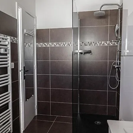 2 Pieces 45m2 Cavalaire/mer * Cavalaire-sur-Mer